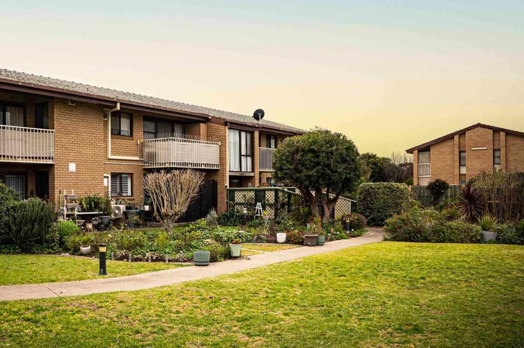 RF Location Independent living acacia court