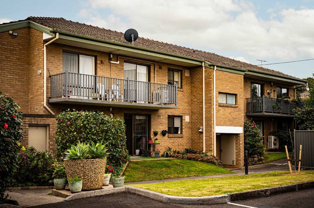 RF Location Independent living jacaranda court