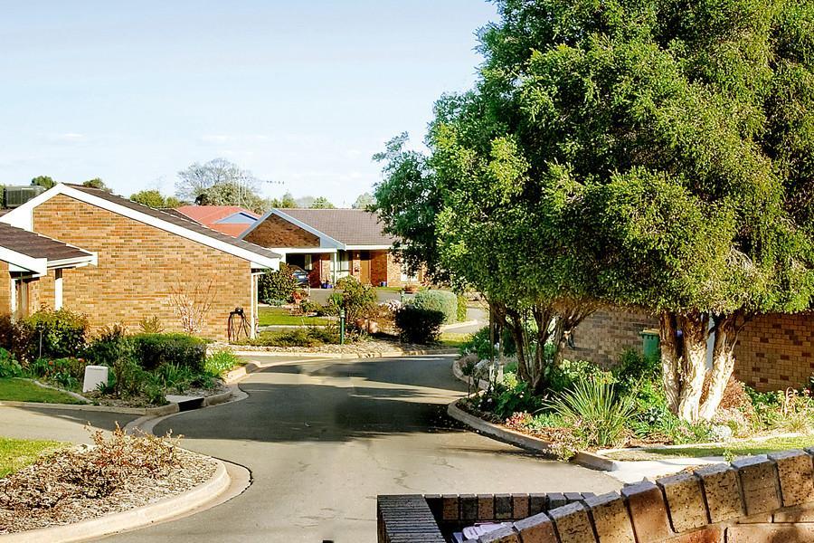 RF RL ILU Murray Gardens Court Cover