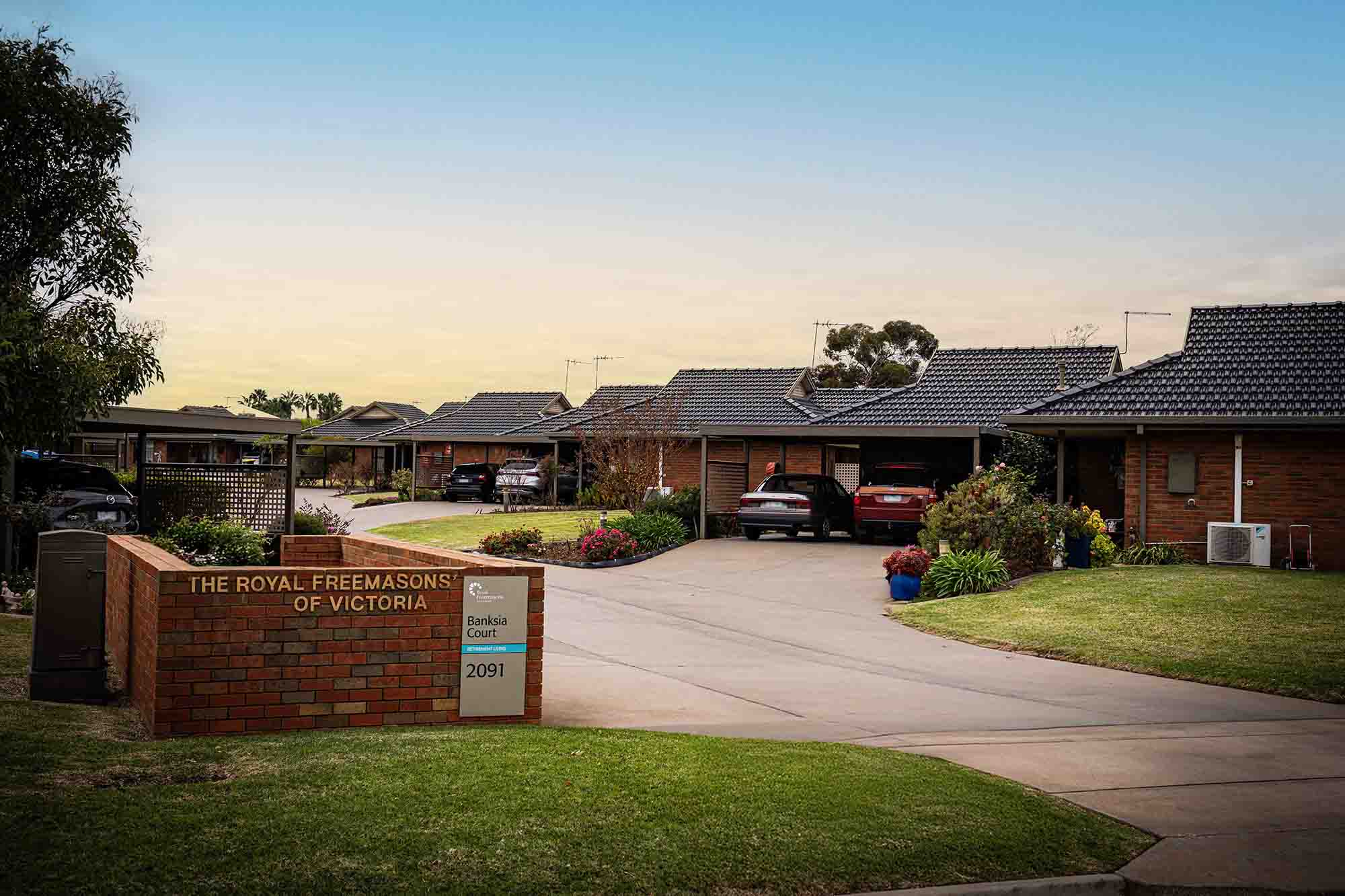 RF RL ILU Banksia Court Introduction 01