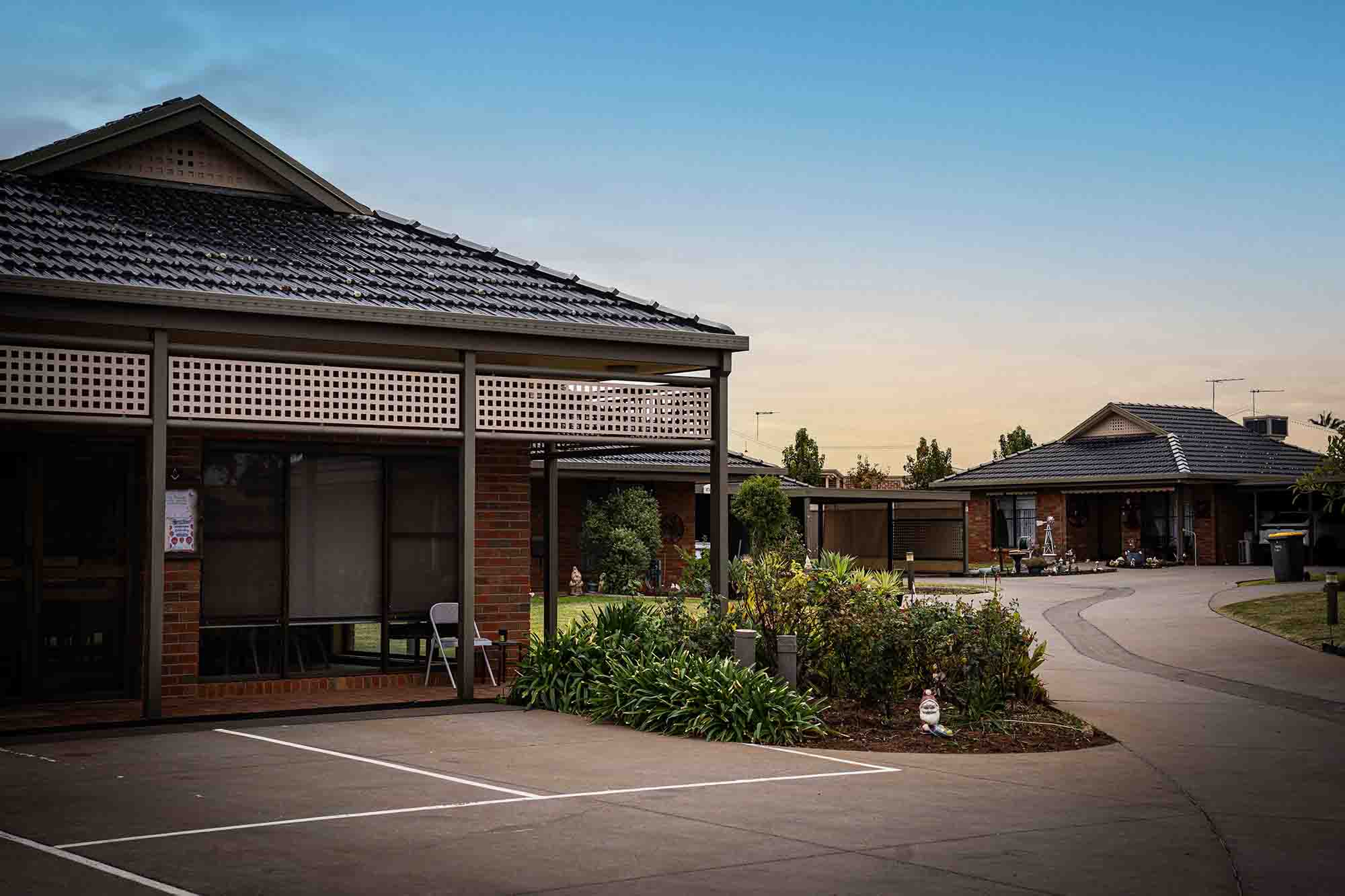 RF RL ILU Banksia Court Introduction 04