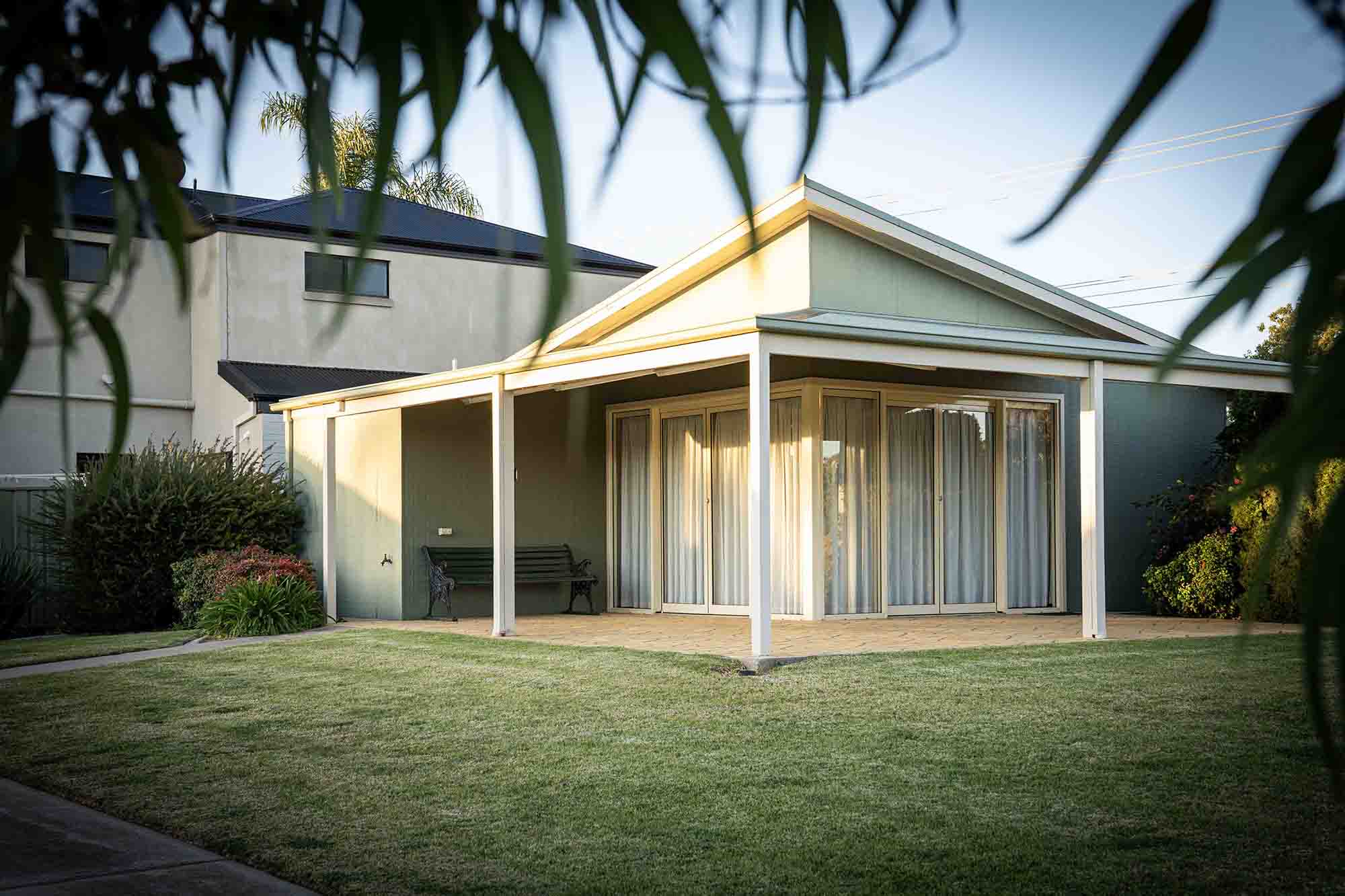 RF RL ILU Murray Gardens Court Intro 9