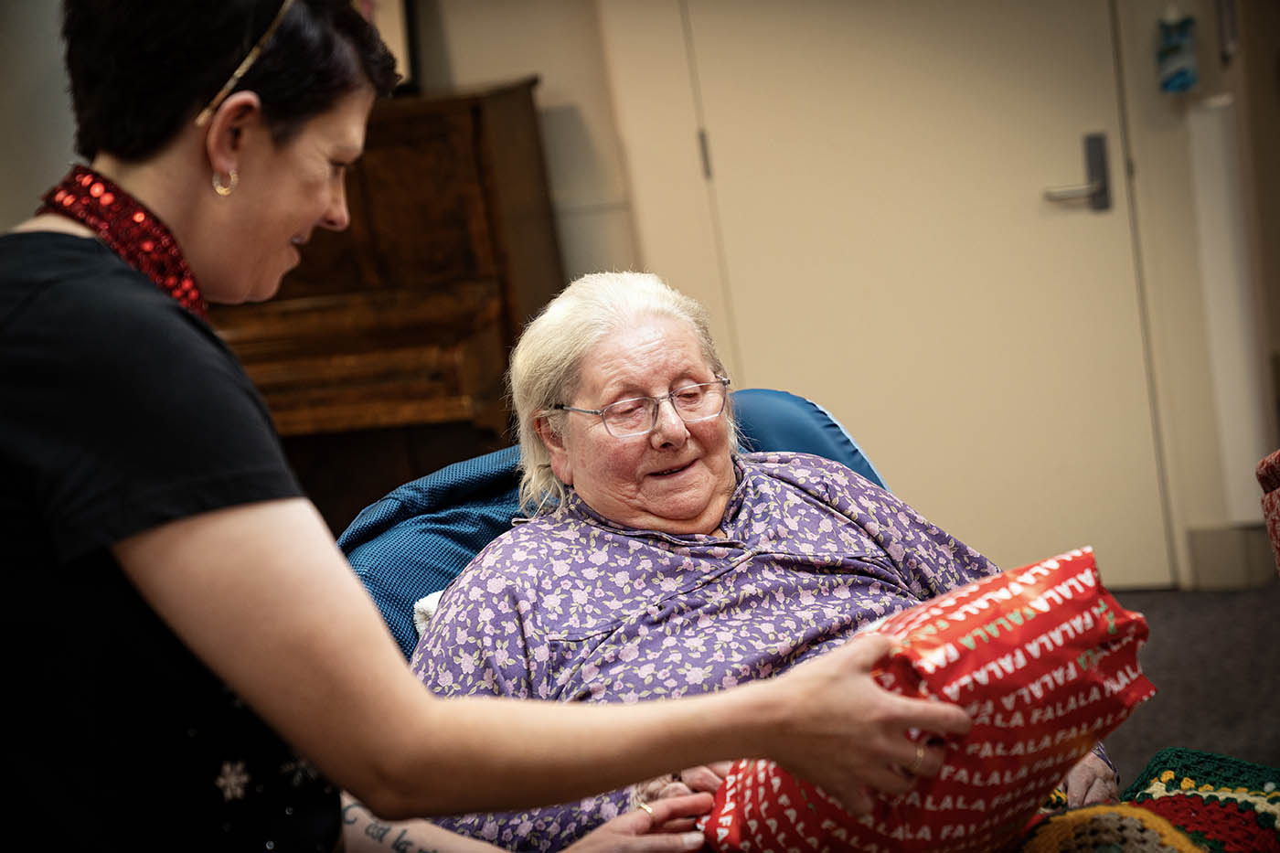 RF campaign christmas gift appeal 2025 intro 03