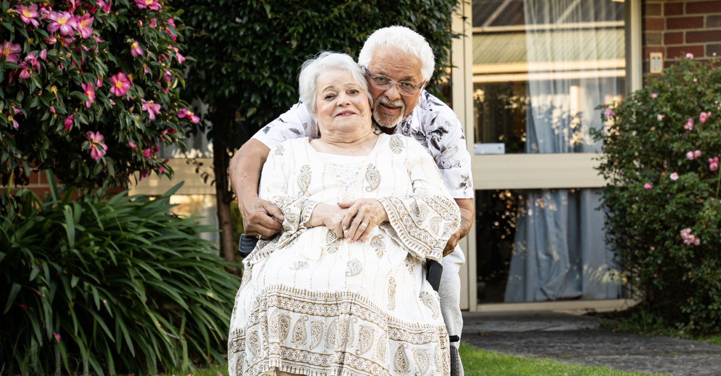 Elderly couple in a garden